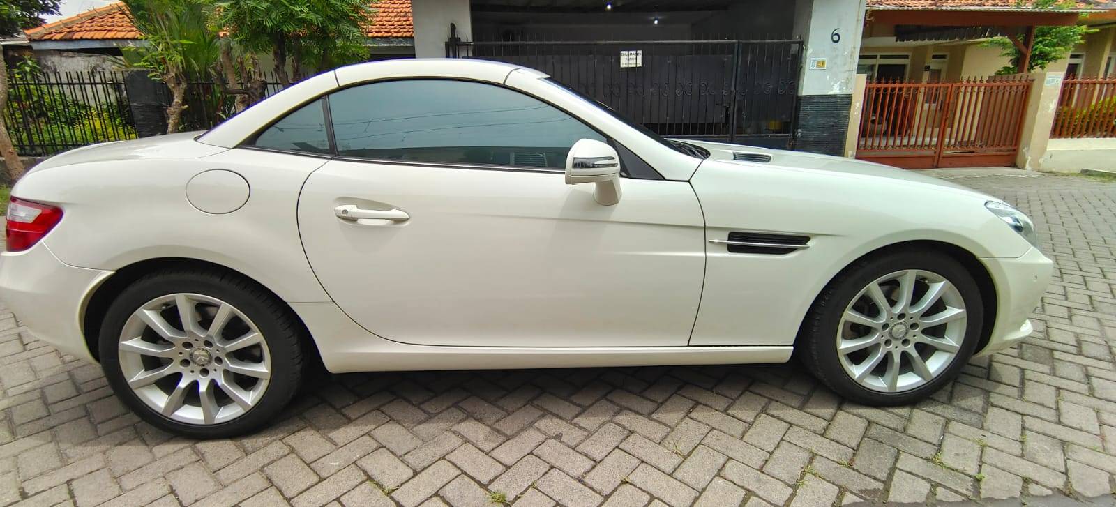 2011 Mercedes Benz SLK-Class SLK 200 1.8L CGI 2011 Mercedes Benz SLK-Class SLK 200 1.8L CGI