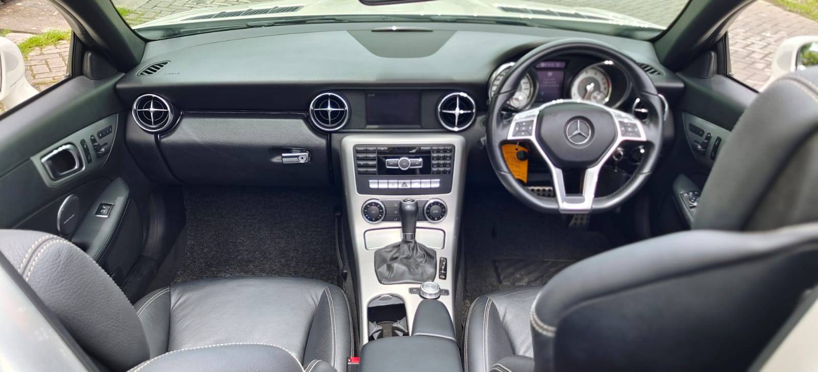 2011 Mercedes Benz SLK-Class SLK 200 1.8L CGI 2011 Mercedes Benz SLK-Class SLK 200 1.8L CGI