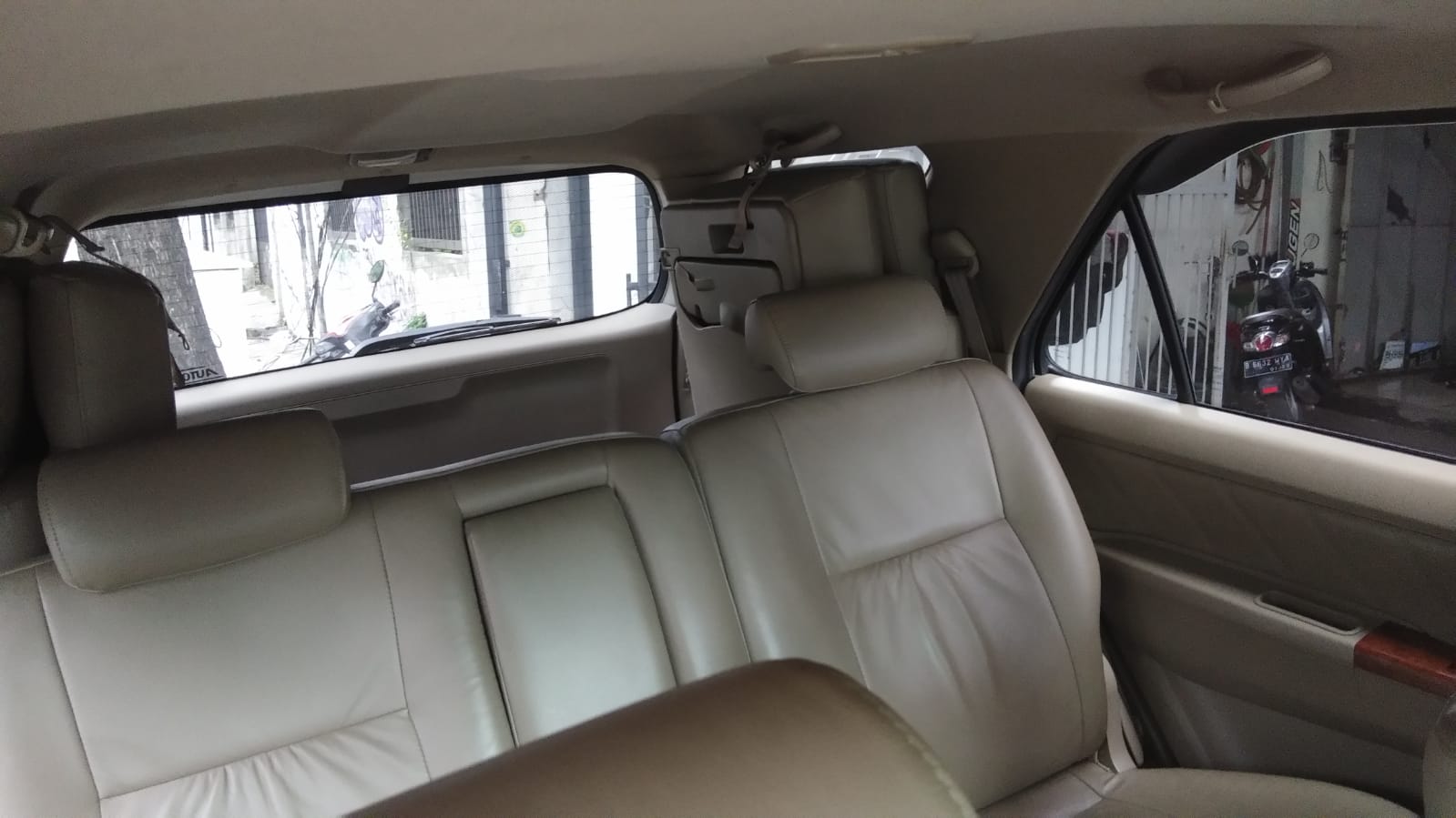 2009 Toyota Fortuner  2.7 G LUX AT 2009 Toyota Fortuner  2.7 G LUX AT