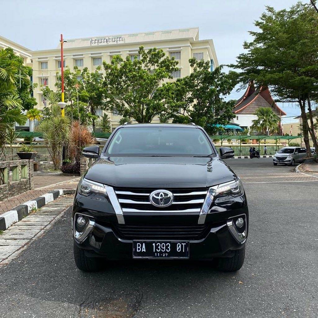 Second Hand 2017 Toyota Fortuner VRZ 4X2 TRD 2.4L AT