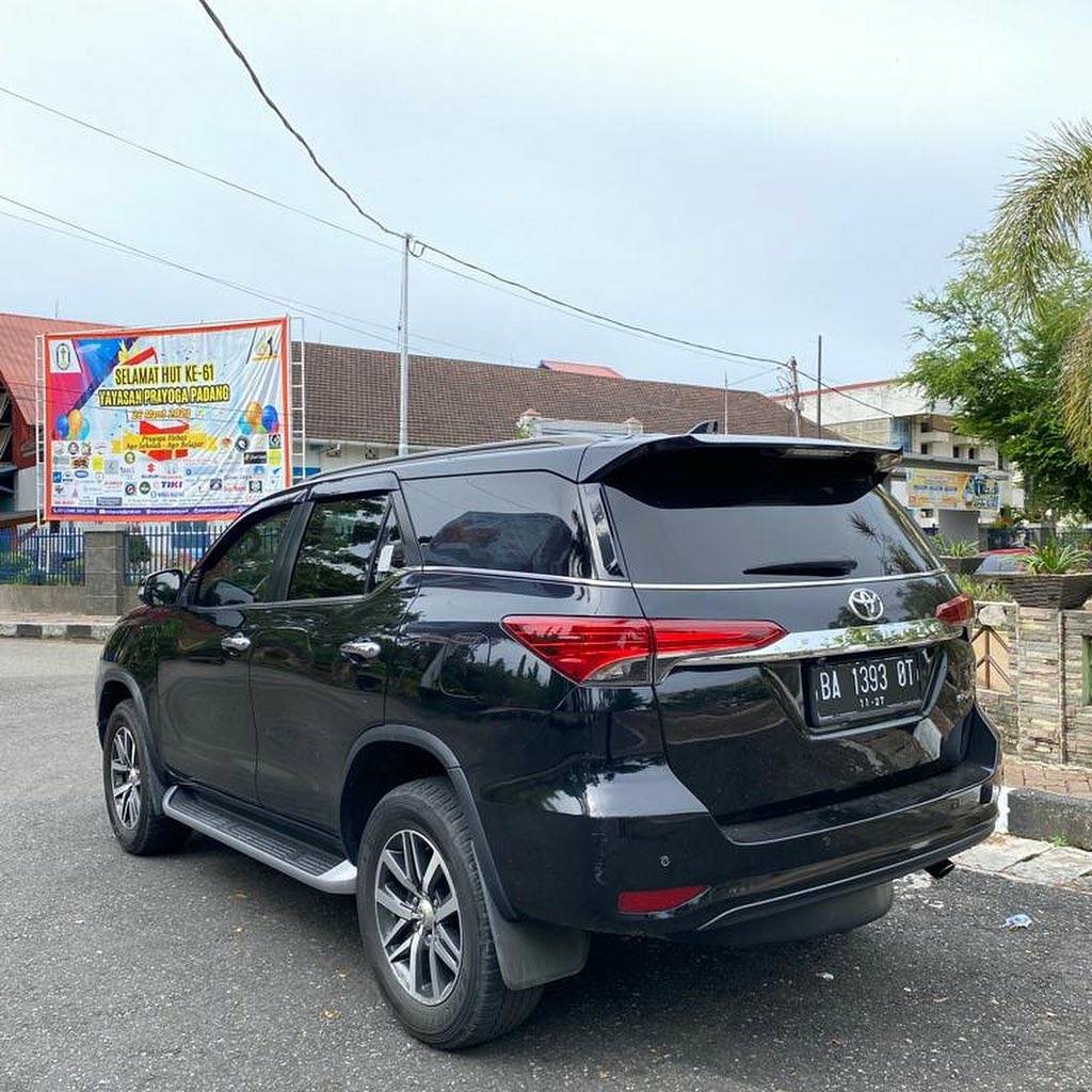 2017 Toyota Fortuner VRZ 4X2 TRD 2.4L AT 2017 Toyota Fortuner VRZ 4X2 TRD 2.4L AT