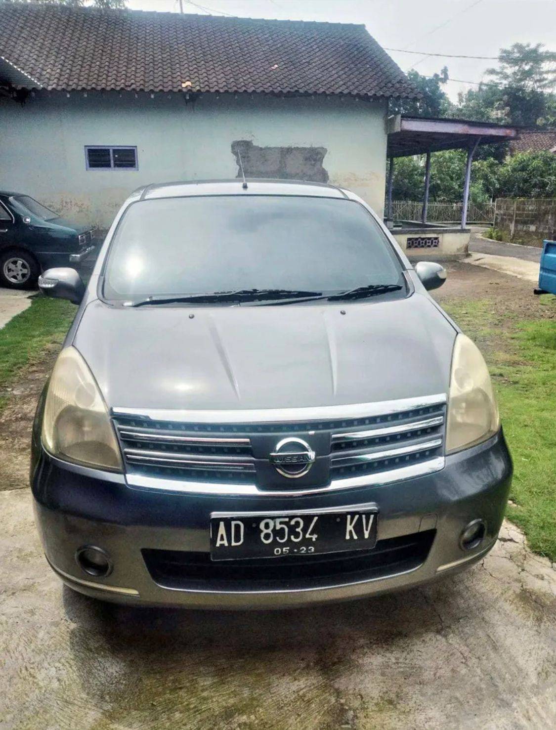 2023 Nissan Grand Livina  1.5 XV AT 1.5 XV AT bekas