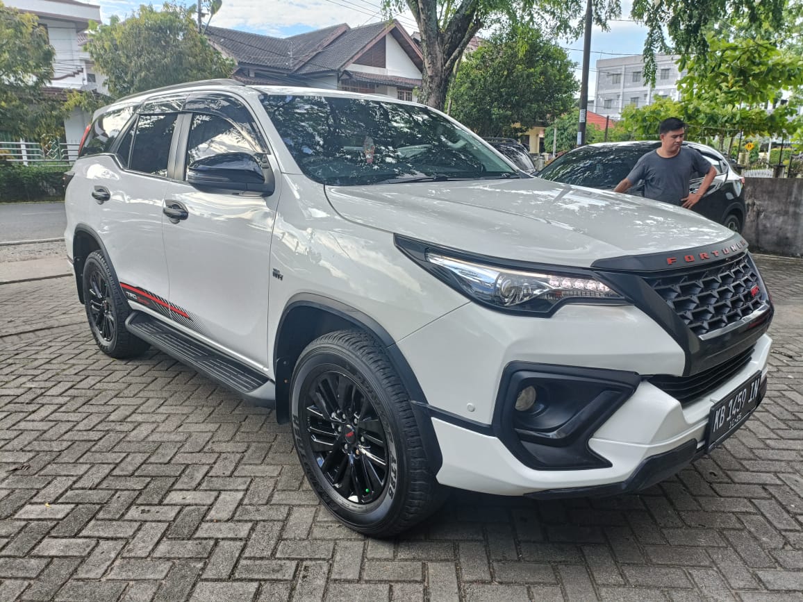 Second Hand 2020 Toyota Fortuner SRZ 4X2 TRD 2.7L AT Second Hand 2020 Toyota Fortuner SRZ 4X2 TRD 2.7L AT