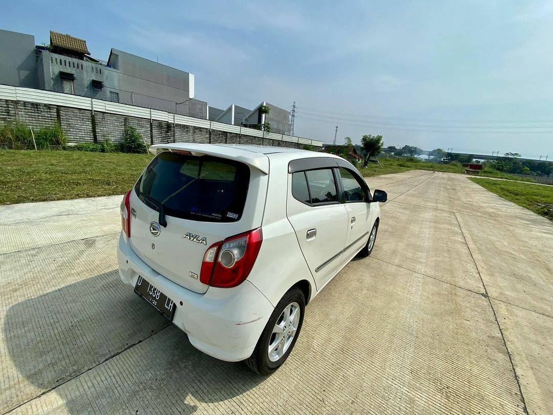 Used 2015 Daihatsu Ayla 1.0L X AB AT 1.0L X AB AT for sale