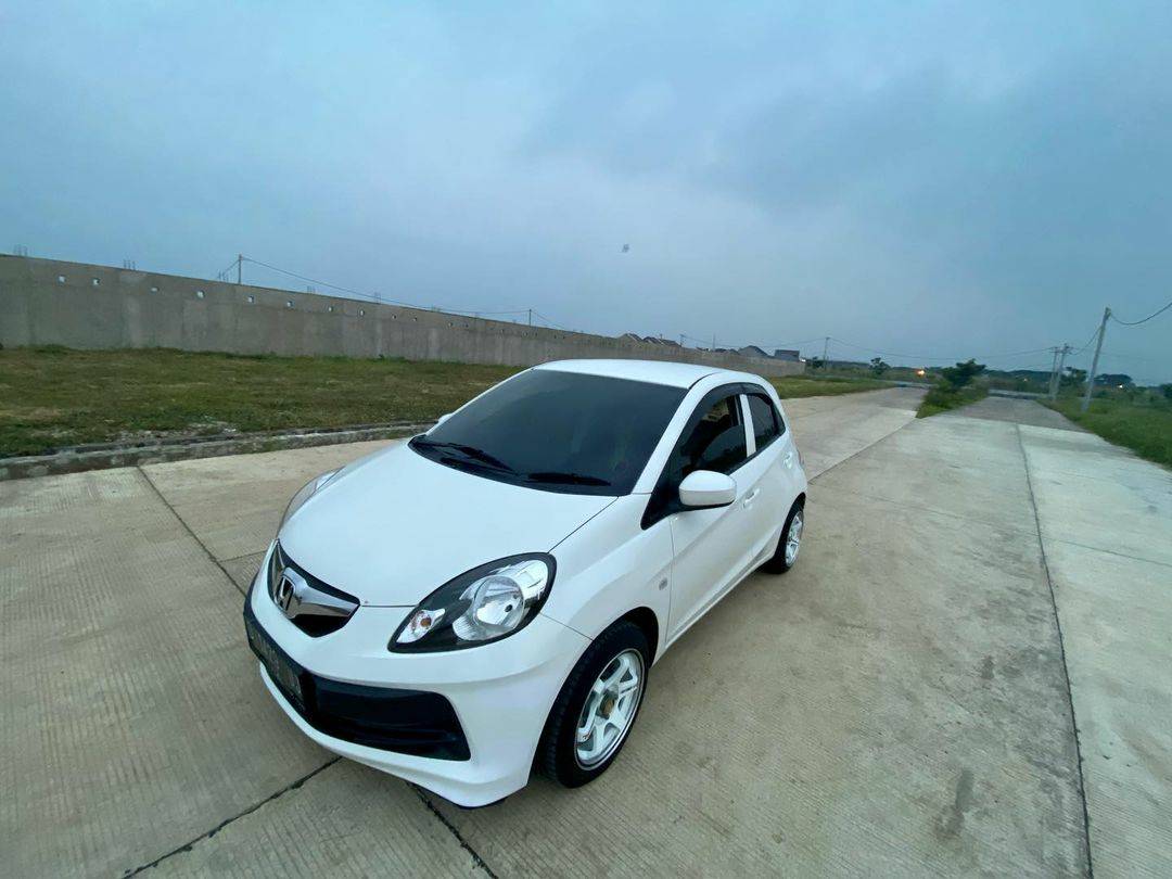 2014 Honda Brio Sports 1.3L E MT 2014 Honda Brio Sports 1.3L E MT