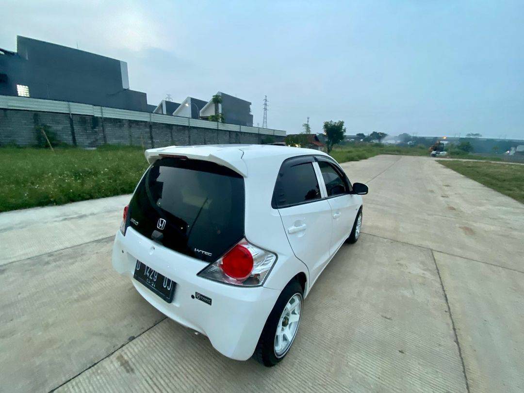 2014 Honda Brio Sports 1.3L E MT 2014 Honda Brio Sports 1.3L E MT