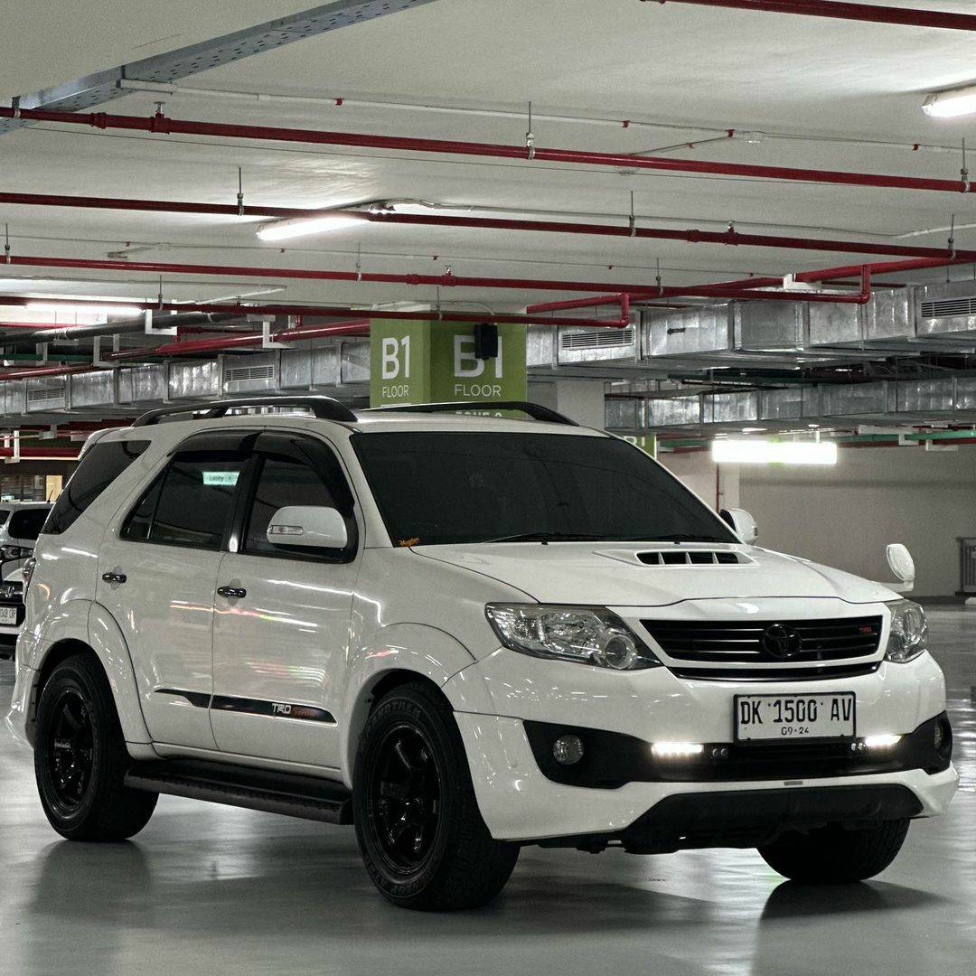 2014 Toyota Fortuner 4X2 2.5L AT TRD 2014 Toyota Fortuner 4X2 2.5L AT TRD