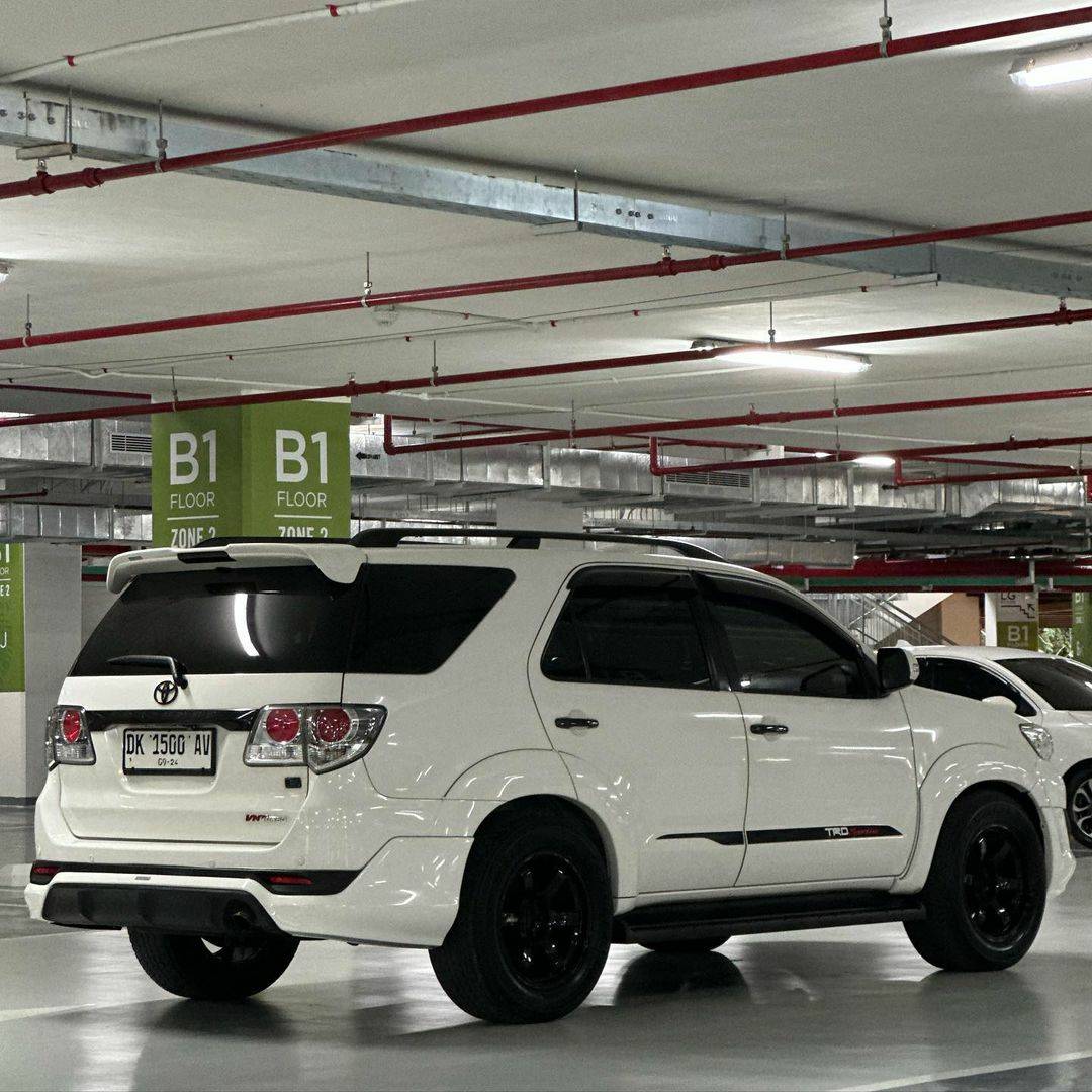 2014 Toyota Fortuner 4X2 2.5L AT TRD 2014 Toyota Fortuner 4X2 2.5L AT TRD