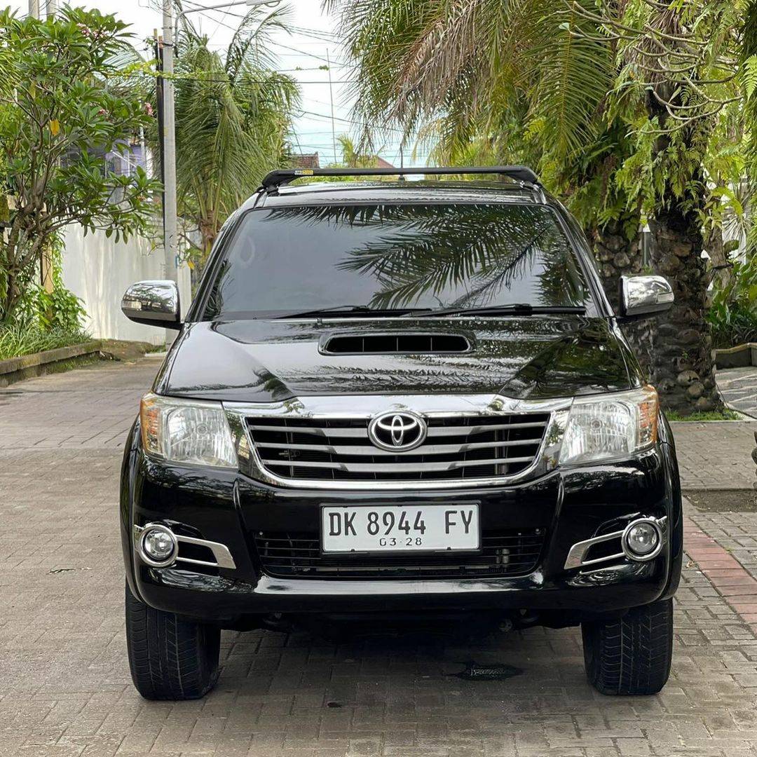 2017 Toyota Hilux 2.4L D-Cab V AT Bekas 2017 Toyota Hilux 2.4L D-Cab V AT Bekas