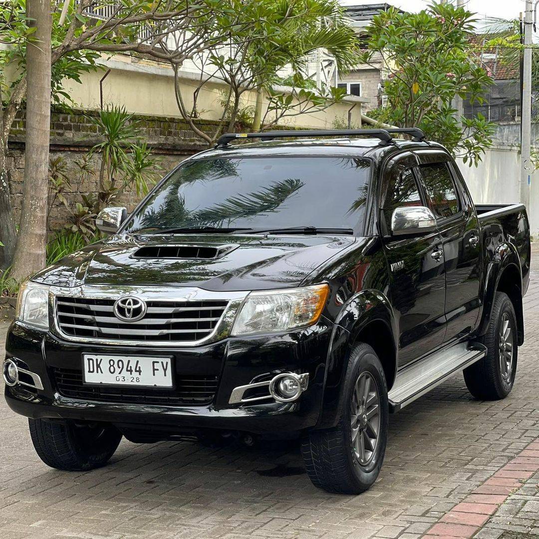 2017 Toyota Hilux 2.4L D-Cab V AT 2017 Toyota Hilux 2.4L D-Cab V AT