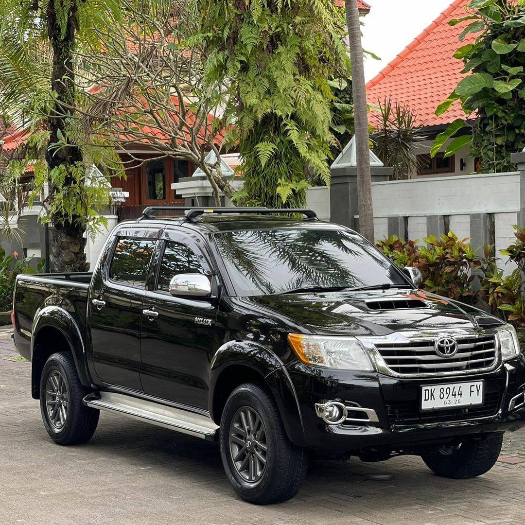 2017 Toyota Hilux 2.4L D-Cab V AT 2017 Toyota Hilux 2.4L D-Cab V AT