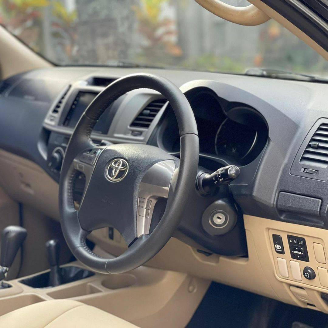 2017 Toyota Hilux 2.4L D-Cab V AT 2017 Toyota Hilux 2.4L D-Cab V AT