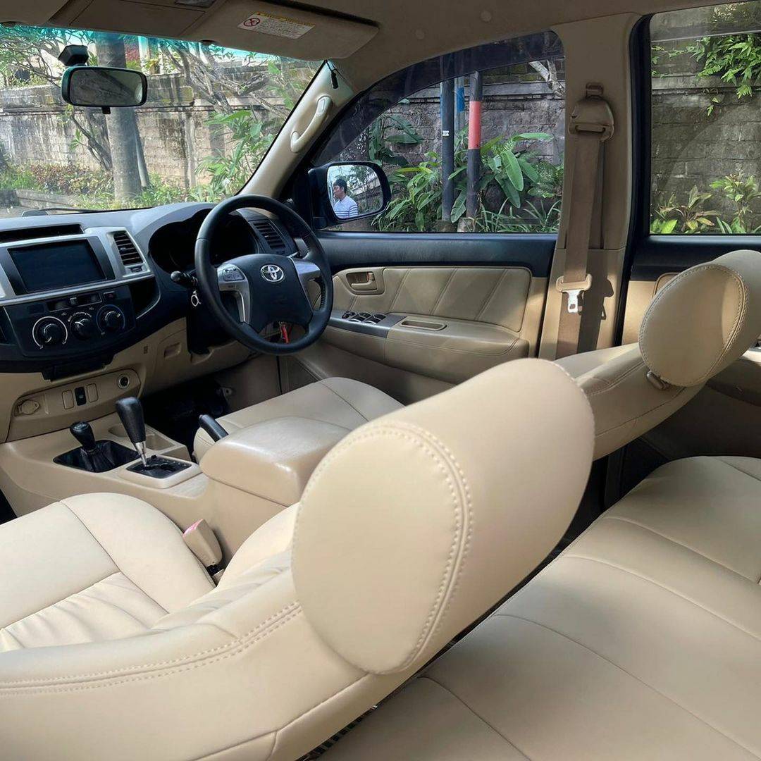 2017 Toyota Hilux 2.4L D-Cab V AT 2017 Toyota Hilux 2.4L D-Cab V AT