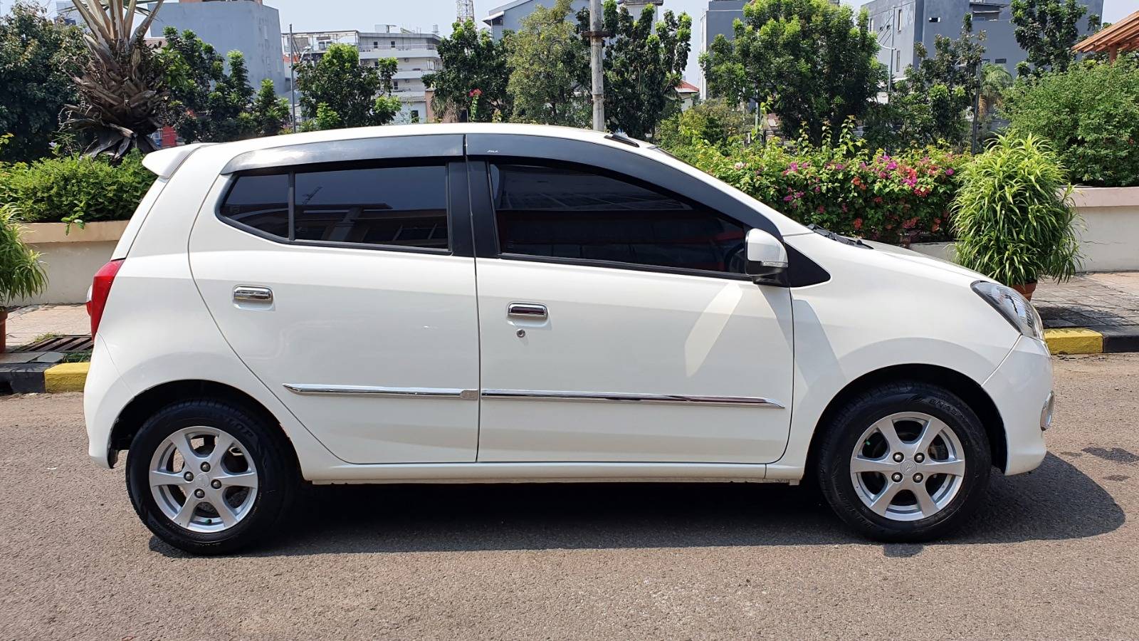 Dijual 2013 Daihatsu Ayla 1.0L X MT 1.0L X MT Bekas