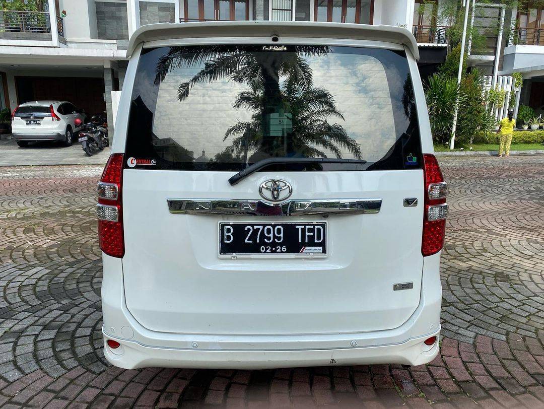 2013 Toyota NAV1 2013 Toyota NAV1