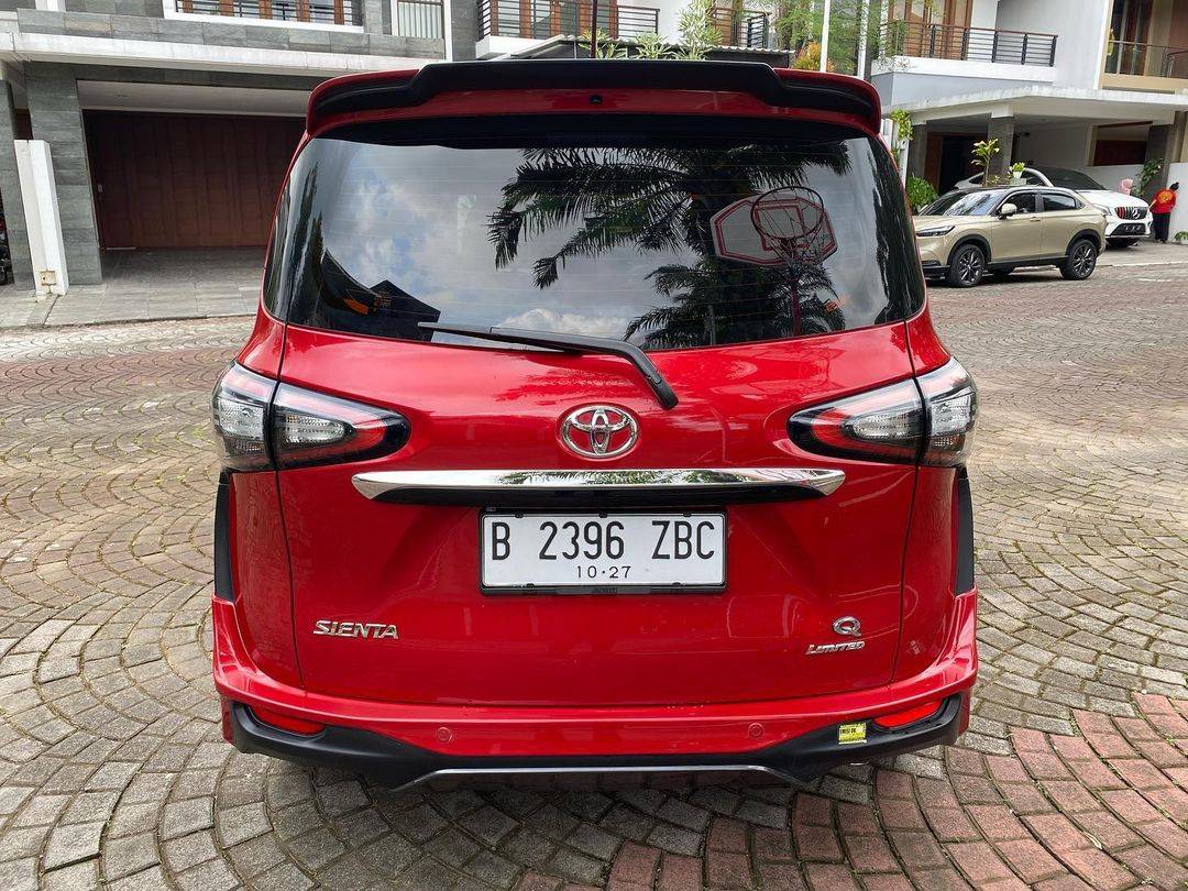 2017 Toyota Sienta Q CVT 2017 Toyota Sienta Q CVT