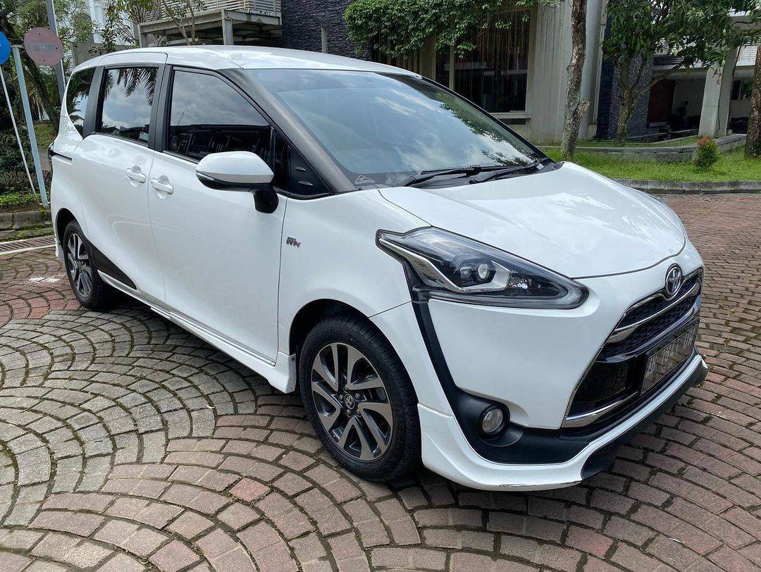 2016 Toyota Sienta 2016 Toyota Sienta