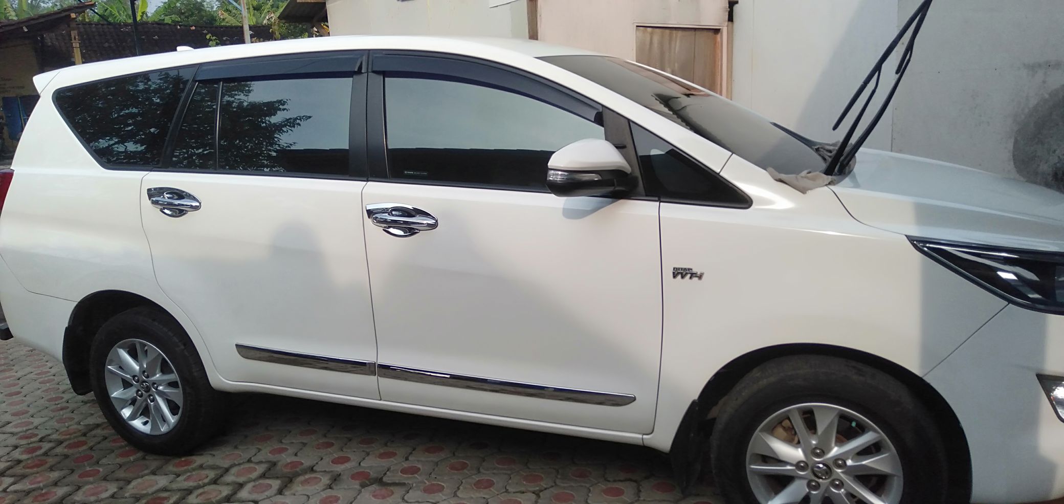 2015 Toyota Kijang Innova 2015 Toyota Kijang Innova