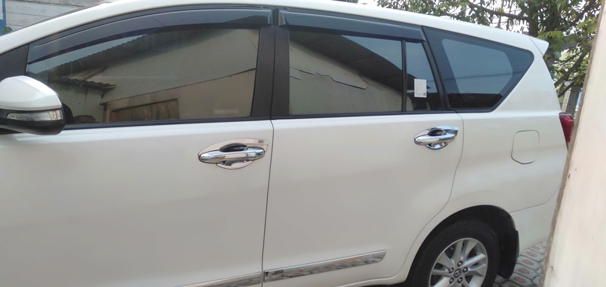 2015 Toyota Kijang Innova 2015 Toyota Kijang Innova