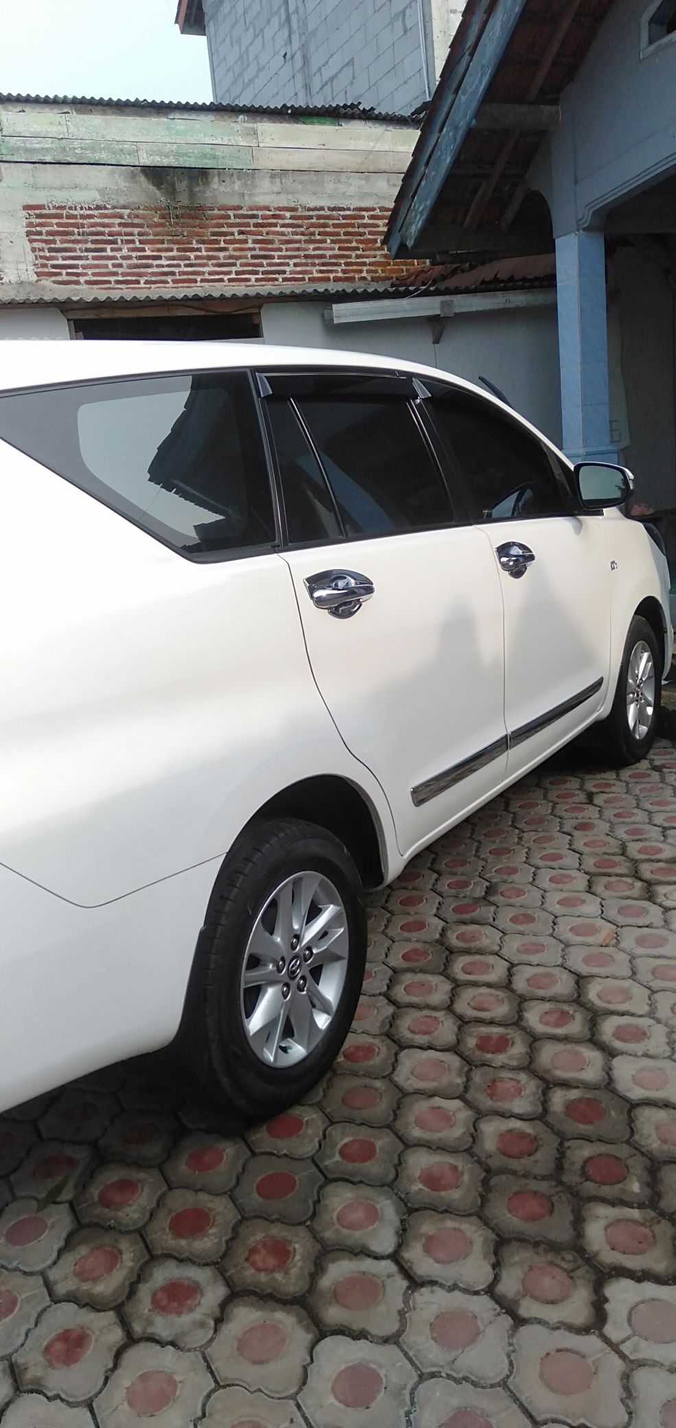 2015 Toyota Kijang Innova 2015 Toyota Kijang Innova