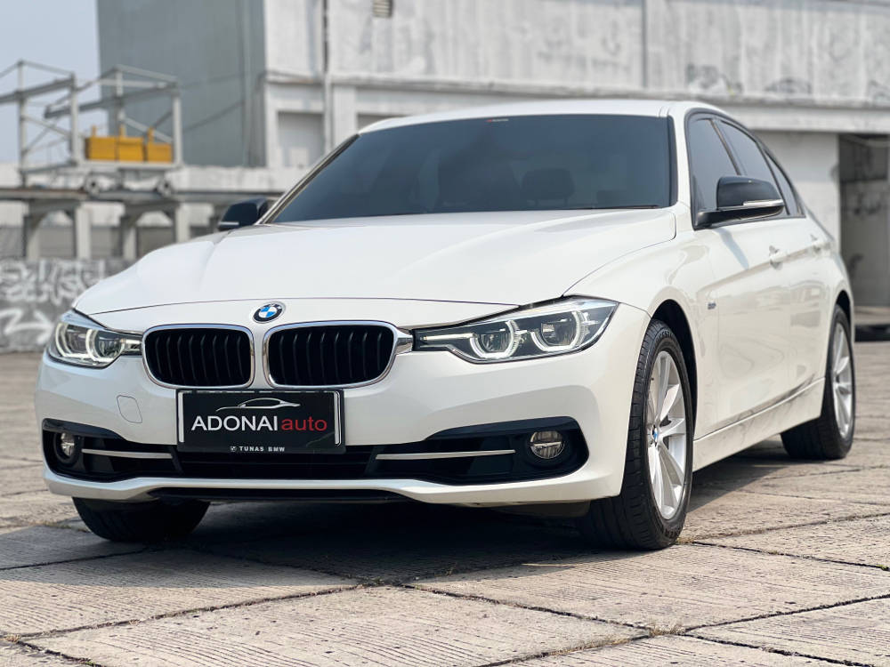 Old 2017 BMW 3 Series Sedan 320i Sport 320i Sport