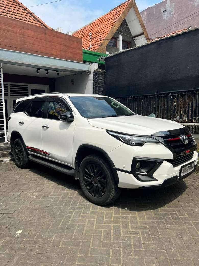 2019 Toyota Fortuner VRZ 4X2 TRD 2.4L AT 2019 Toyota Fortuner VRZ 4X2 TRD 2.4L AT