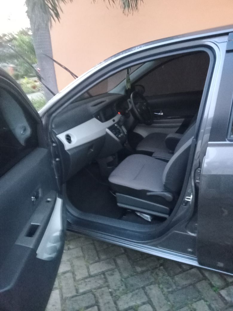 2019 Daihatsu Sigra 1.2 R AT 2019 Daihatsu Sigra 1.2 R AT