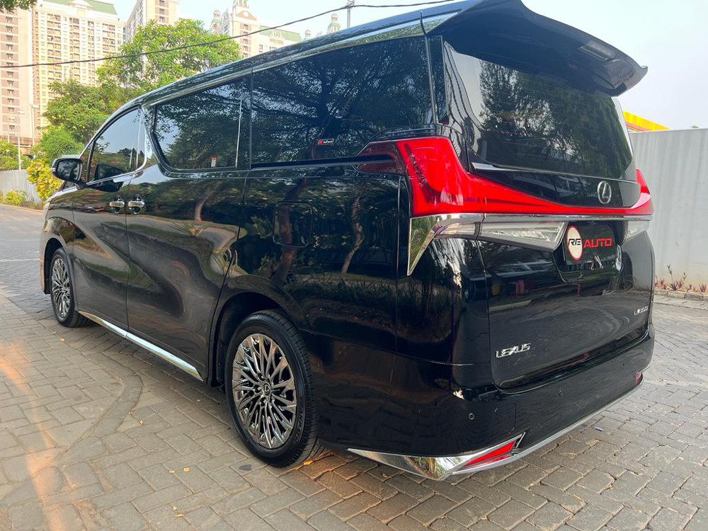 2023 Lexus LM 2023 Lexus LM