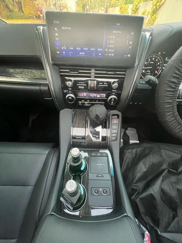 2023 Lexus LM 2023 Lexus LM