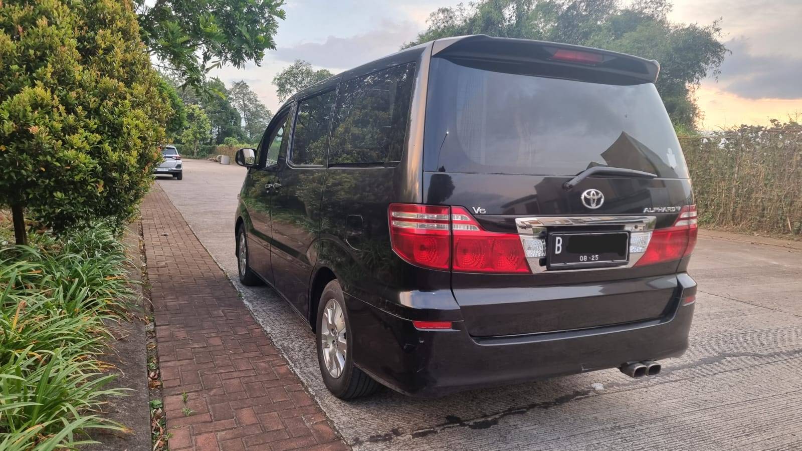 2005 Toyota Alphard 2005 Toyota Alphard