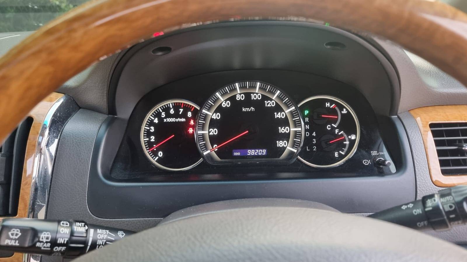 2005 Toyota Alphard 2005 Toyota Alphard