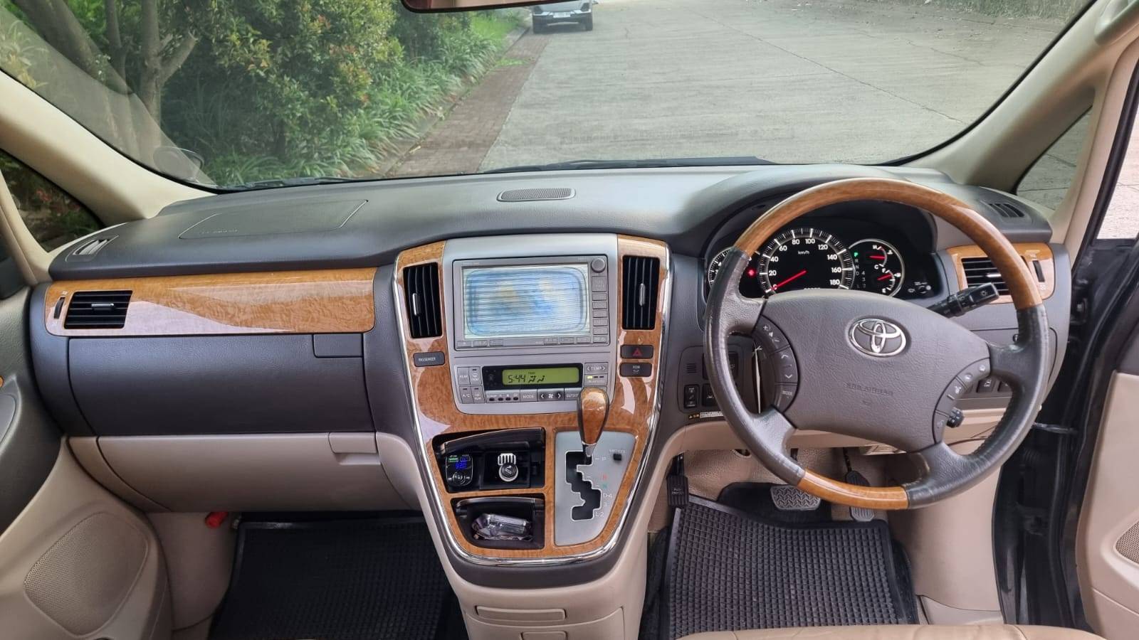 2005 Toyota Alphard 2005 Toyota Alphard