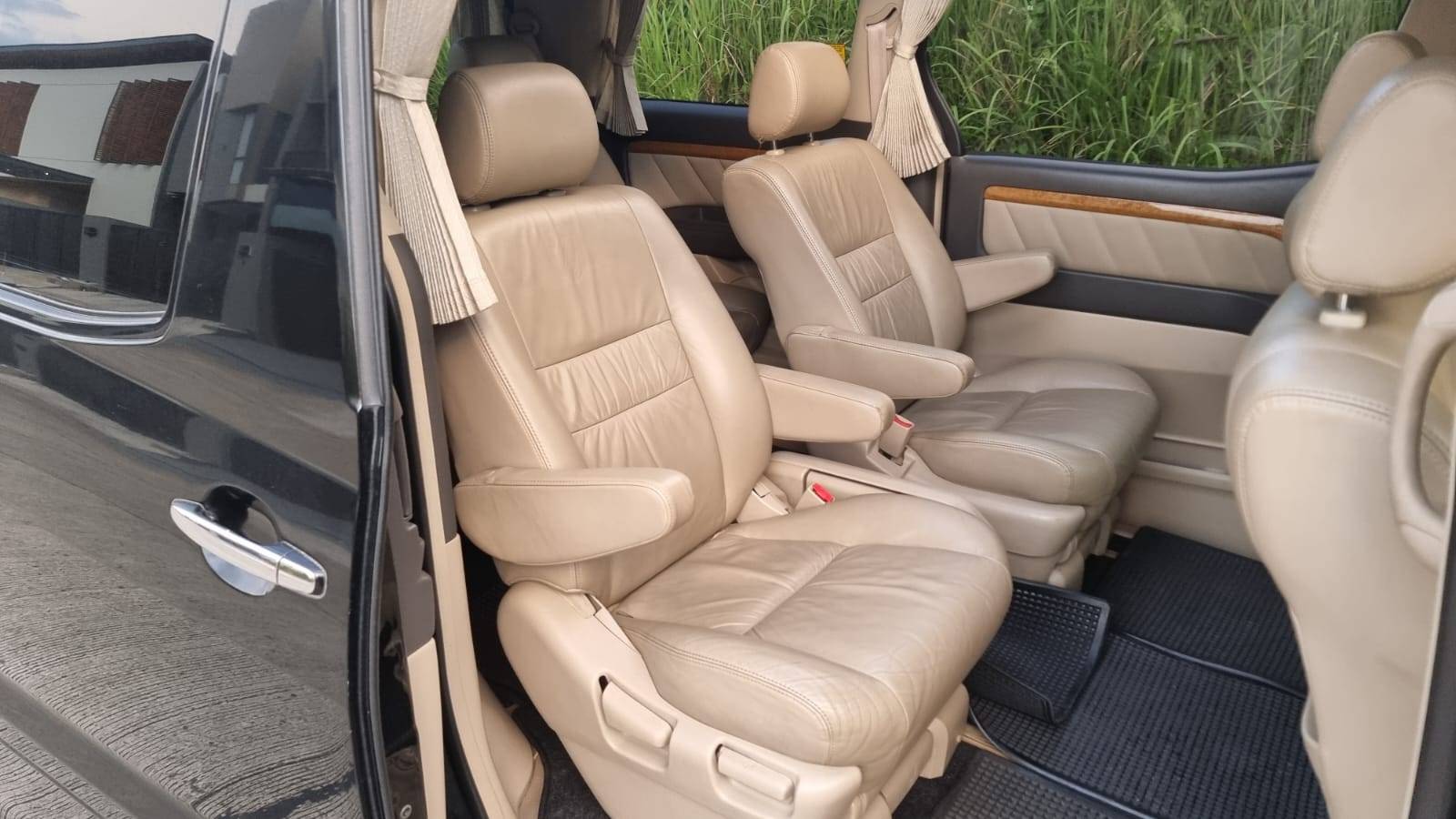 2005 Toyota Alphard 2005 Toyota Alphard