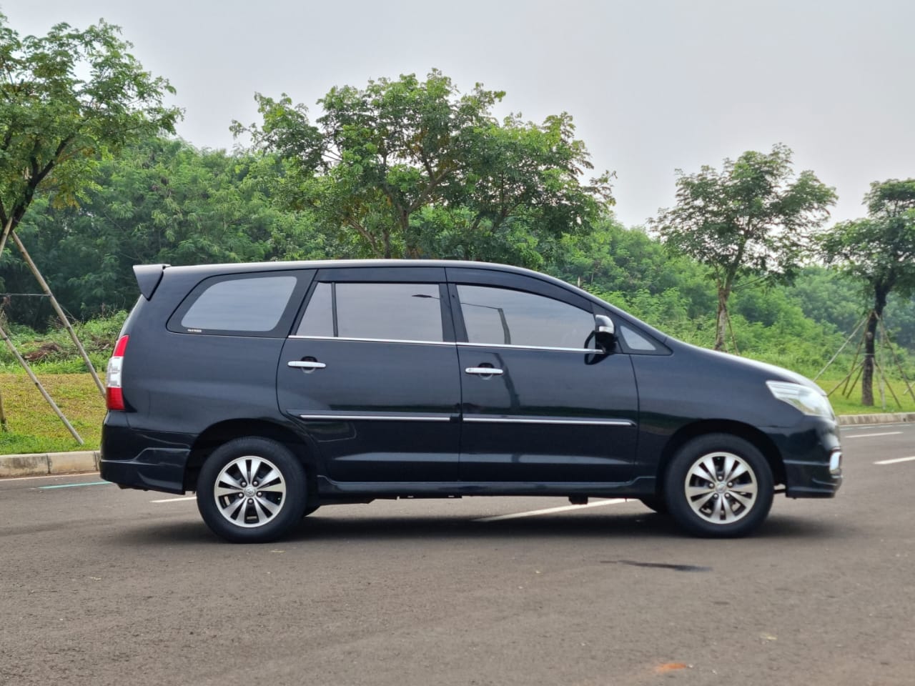2015 Toyota Innova 2015 Toyota Innova
