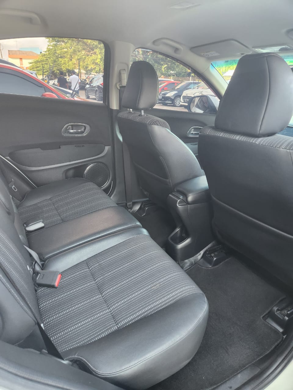 2018 Honda HRV  1.5 E AT 2018 Honda HRV  1.5 E AT