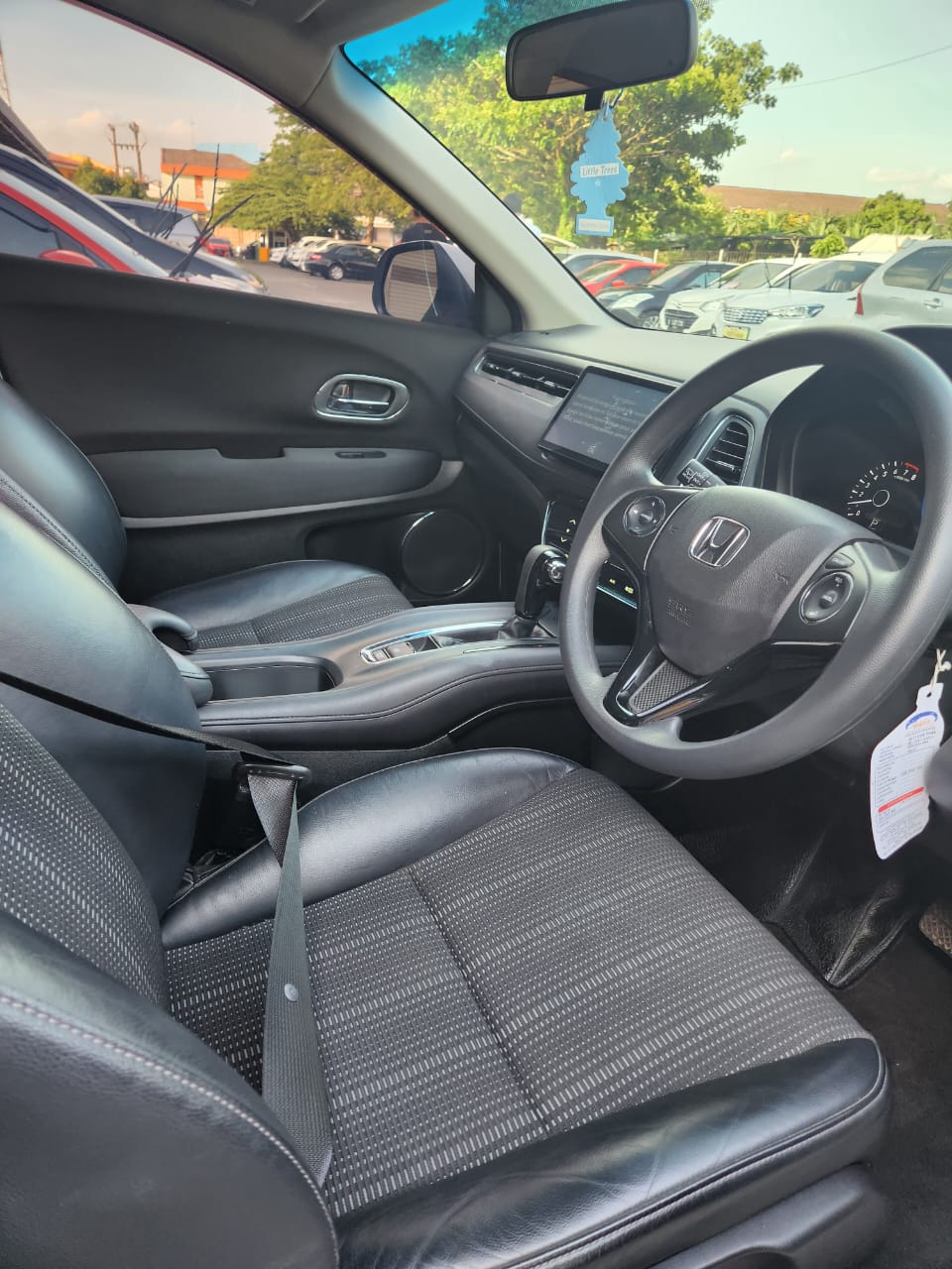 2018 Honda HRV  1.5 E AT 2018 Honda HRV  1.5 E AT