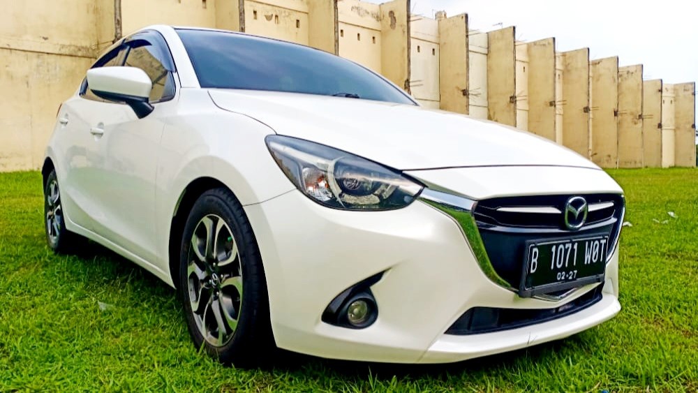 2016 Mazda 2  R AT 2016 Mazda 2  R AT