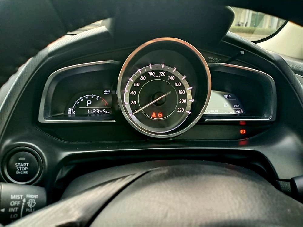 2016 Mazda 2  R AT 2016 Mazda 2  R AT