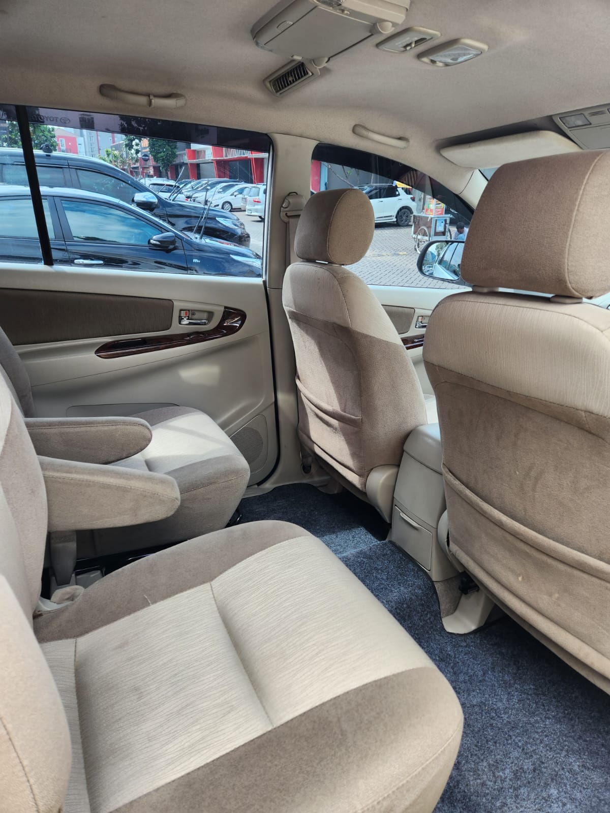 2014 Toyota Kijang Innova 2014 Toyota Kijang Innova