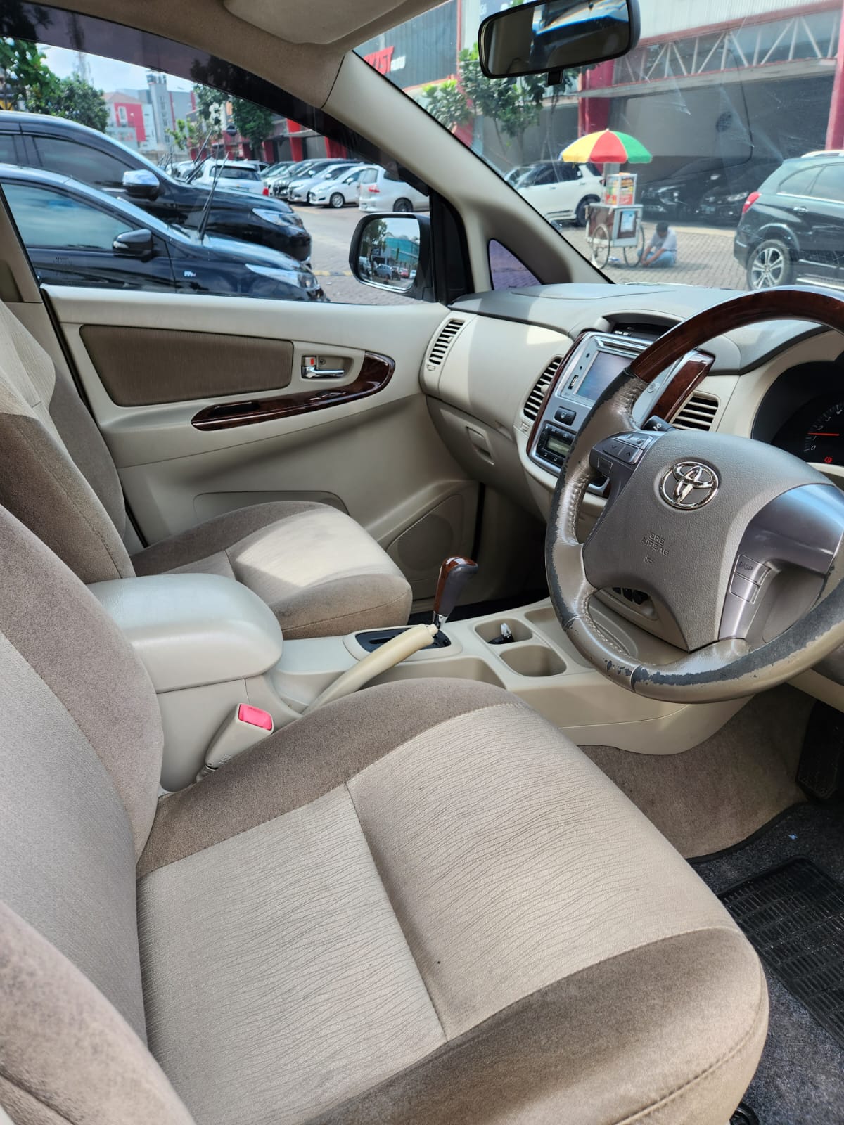 2014 Toyota Kijang Innova 2014 Toyota Kijang Innova