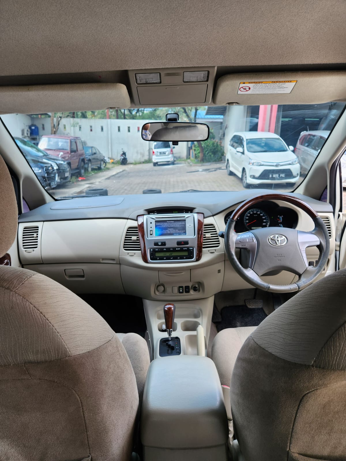 2014 Toyota Kijang Innova 2014 Toyota Kijang Innova