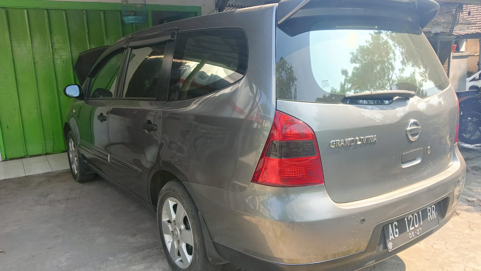 2010 Nissan Grand Livina 2010 Nissan Grand Livina