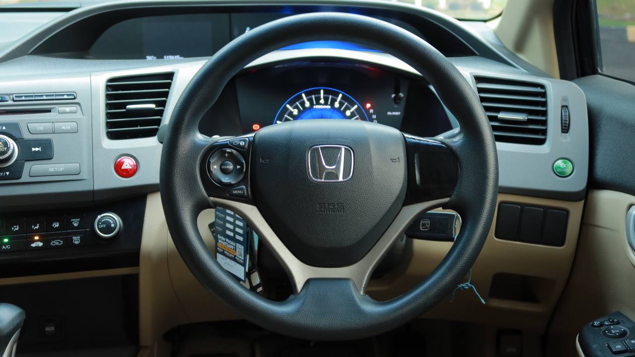 Dijual 2013 Honda Civic I-VTEC 1.8L AT I-VTEC 1.8L AT Bekas