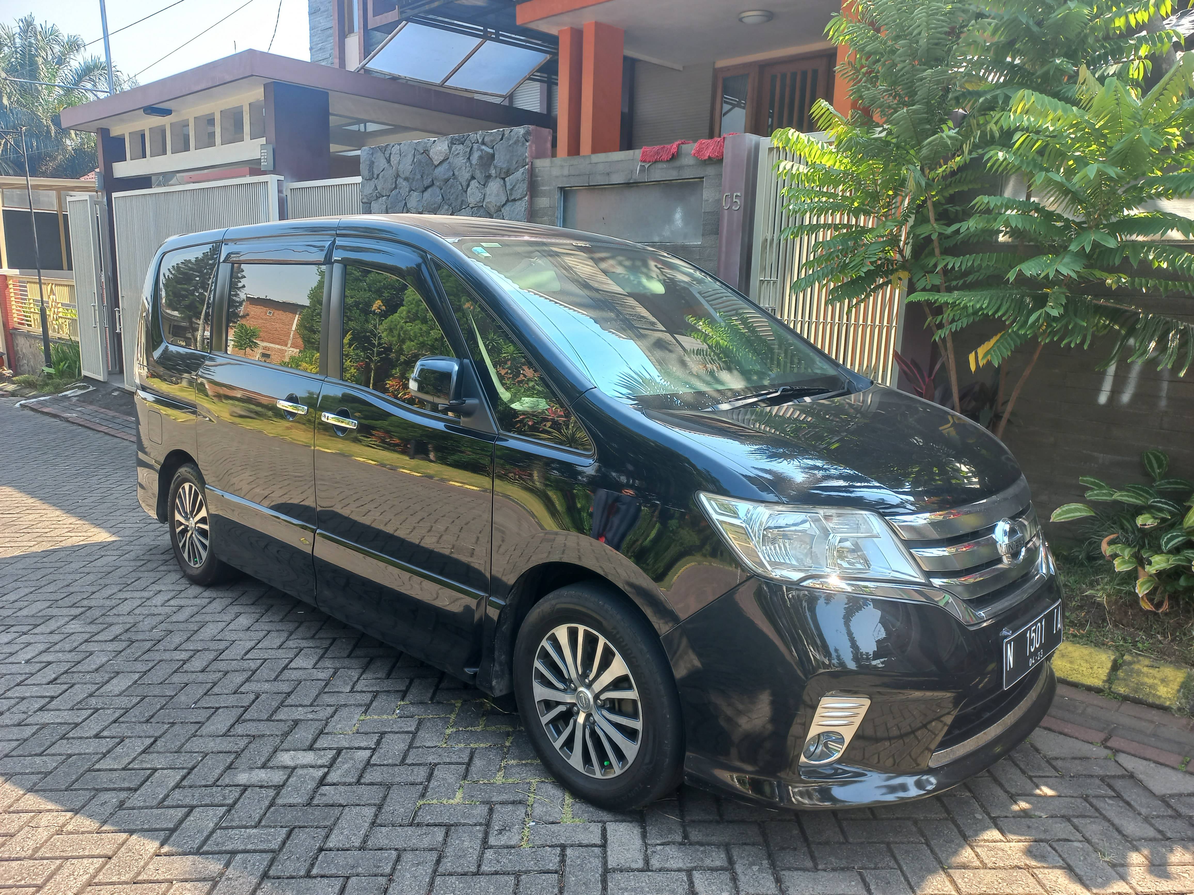 Nissan Serena 2013 Bekas Nissan Serena 2013 Bekas