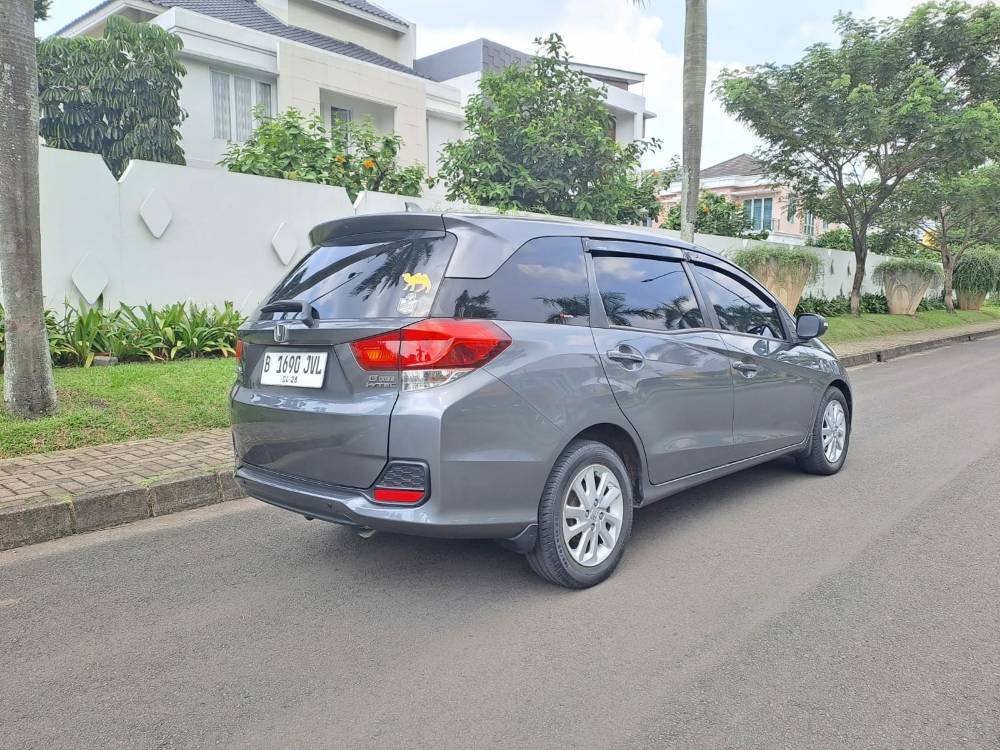 Beli mobil bekas