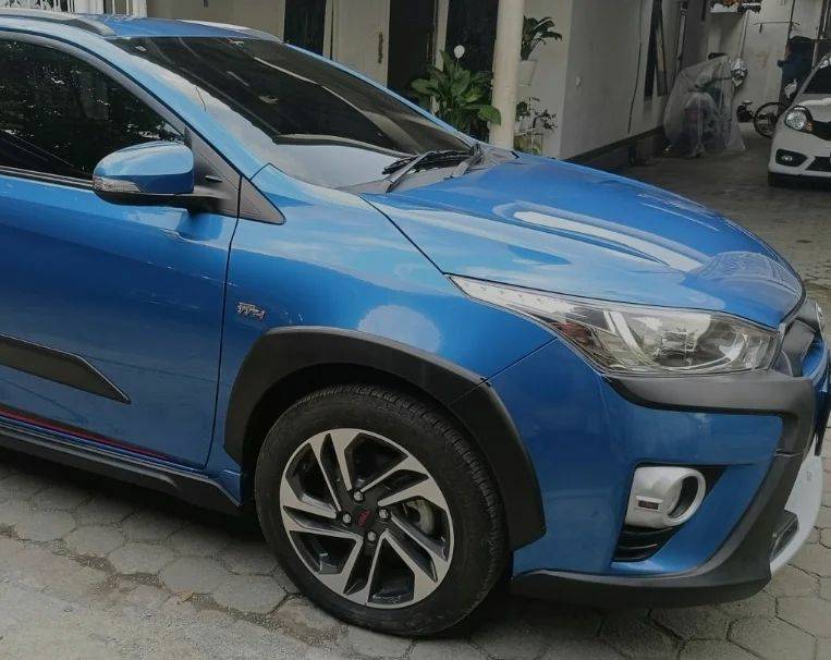 2016 Toyota Yaris Heykers 1.5L MT 2016 Toyota Yaris Heykers 1.5L MT