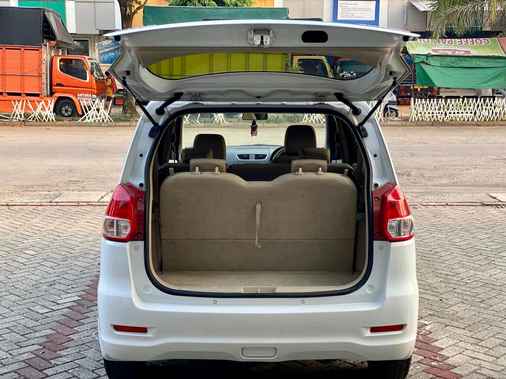 2015 Suzuki Ertiga GL AT 2015 Suzuki Ertiga GL AT