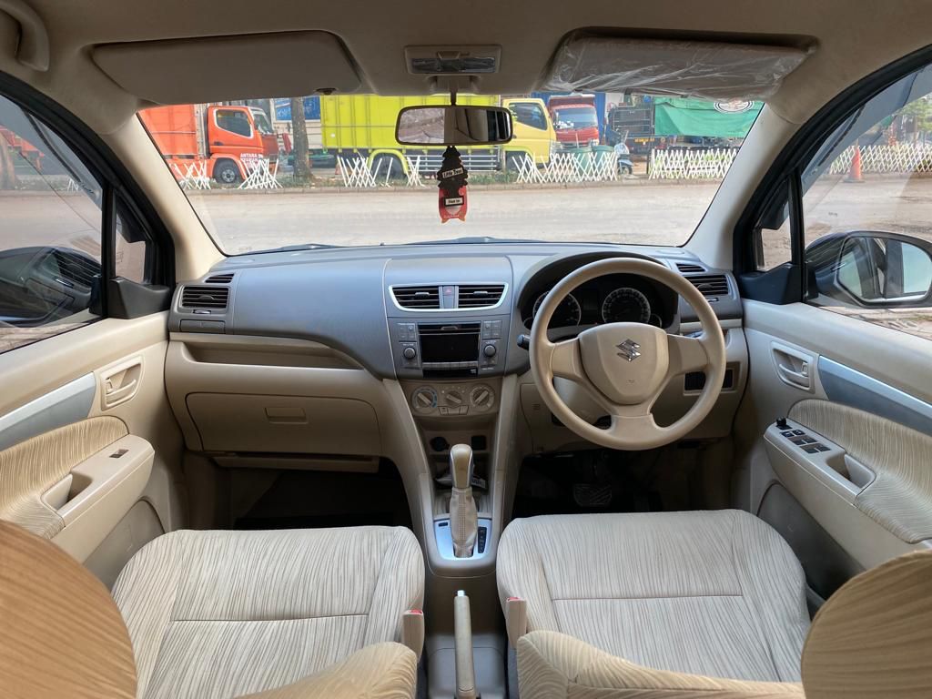 2015 Suzuki Ertiga GL AT 2015 Suzuki Ertiga GL AT