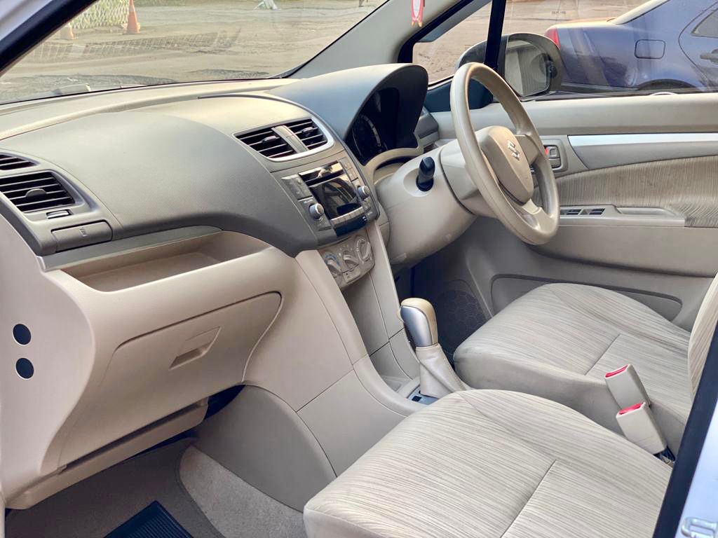 2015 Suzuki Ertiga GL AT 2015 Suzuki Ertiga GL AT