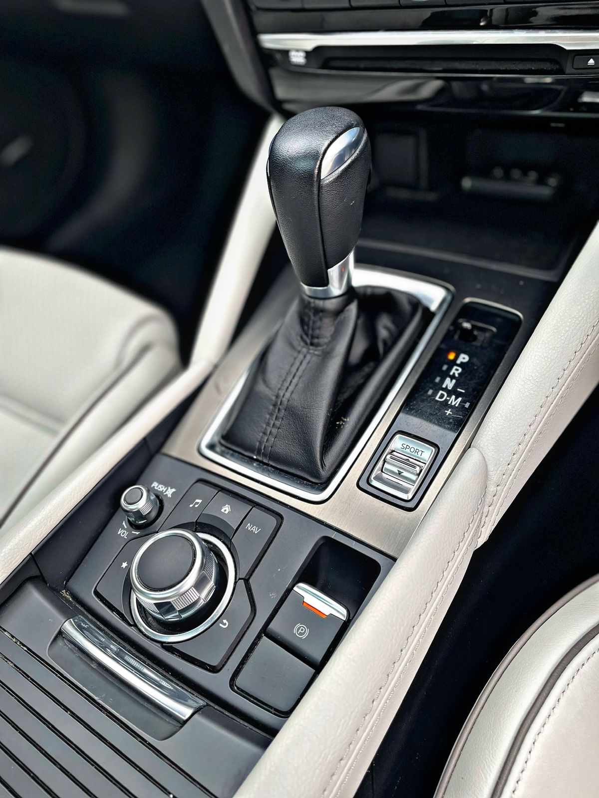 2017 Mazda 6 Sedan 2017 Mazda 6 Sedan